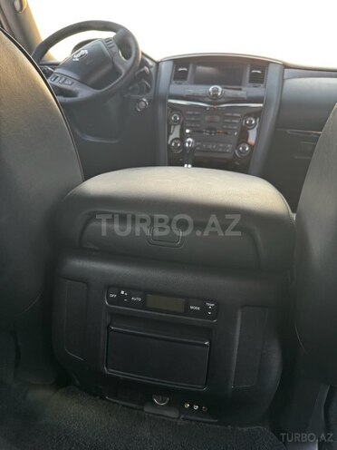 Nissan Patrol 2013, 198,000 km - 5.6 l - Bakı