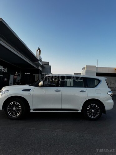 Nissan Patrol 2013, 198,000 km - 5.6 l - Bakı