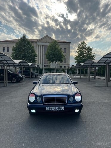 Mercedes E 240 1998, 416,000 km - 2.4 l - Quba