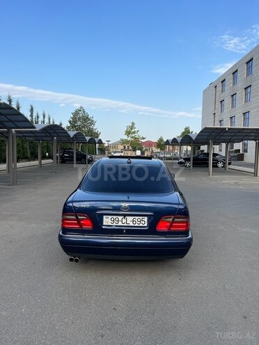 Mercedes E 240 1998, 416,000 km - 2.4 l - Quba