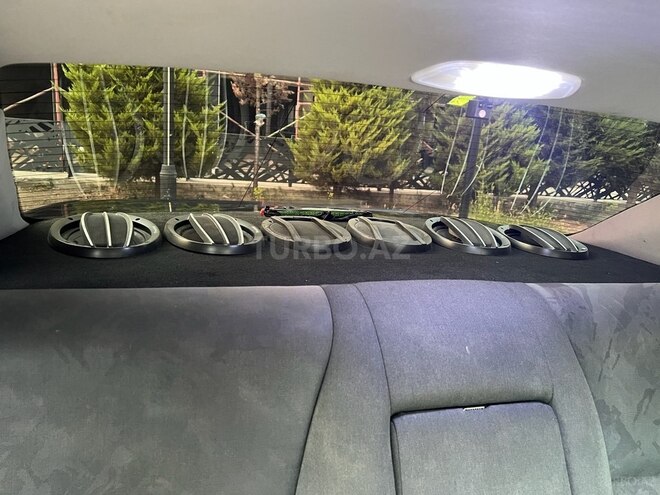 Mercedes E 240 1998, 416,000 km - 2.4 l - Quba