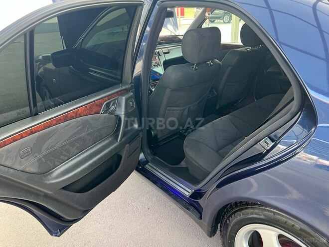 Mercedes E 240 1998, 416,000 km - 2.4 l - Quba