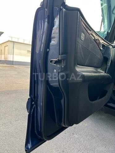Mercedes E 240 1998, 416,000 km - 2.4 l - Quba