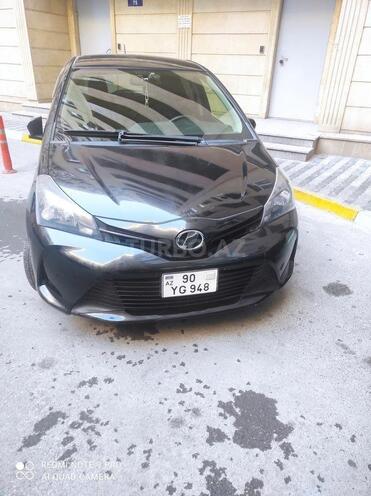 Toyota Vitz 2015, 129,900 km - 1.0 л - Bakı