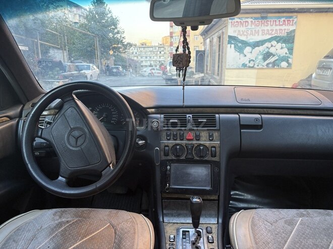 Mercedes E 320 1996, 230,000 km - 3.2 l - Bakı