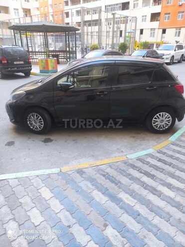 Toyota Vitz 2015, 129,900 km - 1.0 л - Bakı