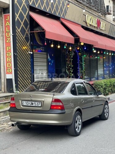 Opel Vectra 1995, 200,000 km - 2.0 l - Bakı