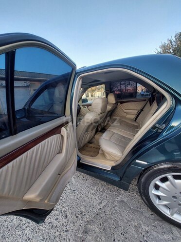 Mercedes C 220 1994, 368,000 km - 2.2 л - Şirvan