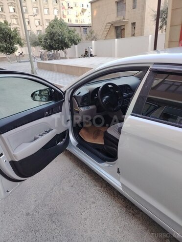 Hyundai Elantra 2018, 126,000 km - 2.0 l - Bakı