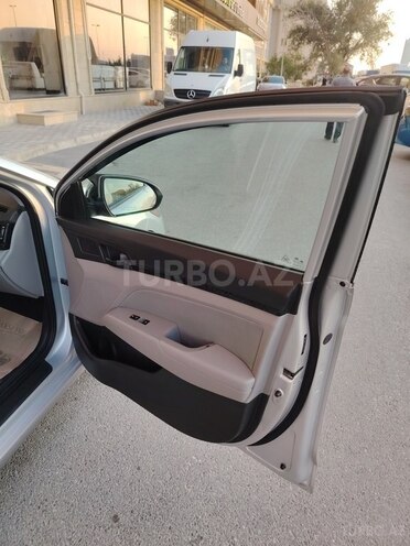 Hyundai Elantra 2018, 126,000 km - 2.0 l - Bakı