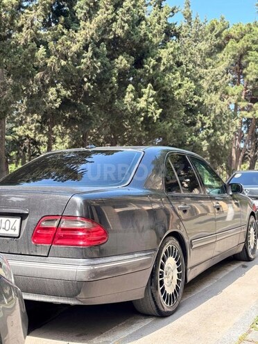 Mercedes E 240 1997, 256,000 km - 2.4 l - Bakı