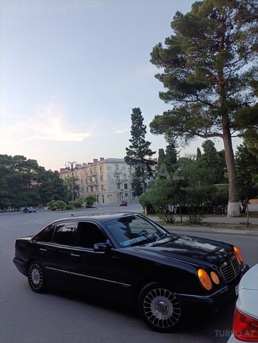 Mercedes E 240 1997, 256,000 km - 2.4 l - Bakı