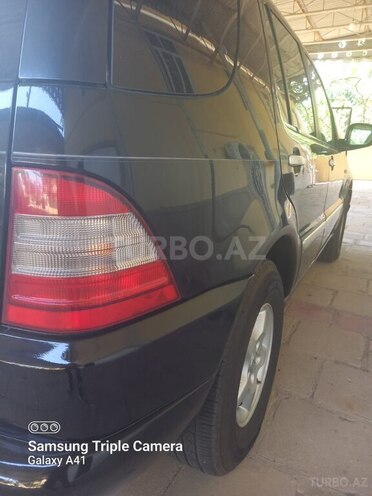 Mercedes ML 320 4MATIC 2000, 259,104 km - 3.2 l - Salyan