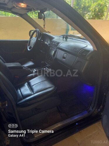 Mercedes ML 320 4MATIC 2000, 259,104 km - 3.2 l - Salyan