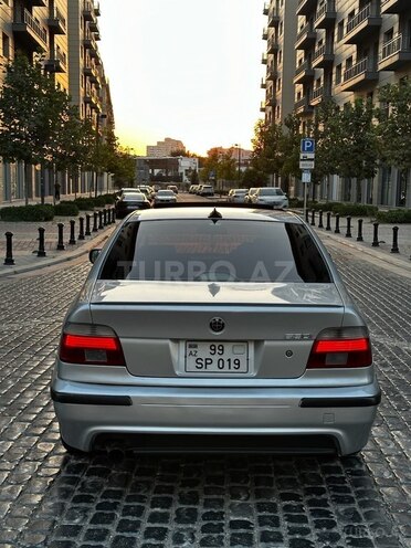 BMW 525 2001, 333,000 km - 2.5 л - Bakı