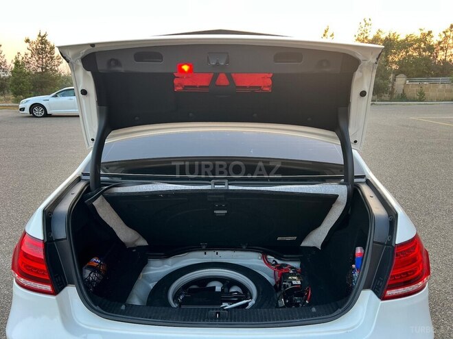 Mercedes E 200 d 2014, 371,109 km - 2.1 л - Ucar