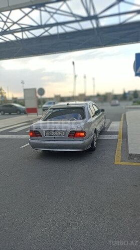 Mercedes E 220 d 1998, 213,000 km - 2.2 l - Sumqayıt