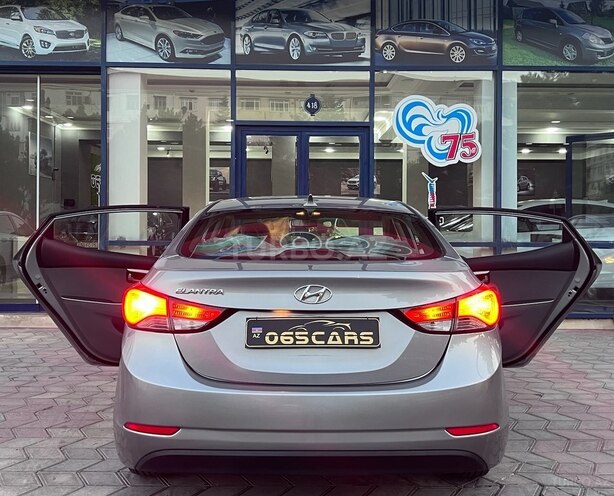Hyundai Elantra 2015, 100,000 km - 1.8 л - Sumqayıt