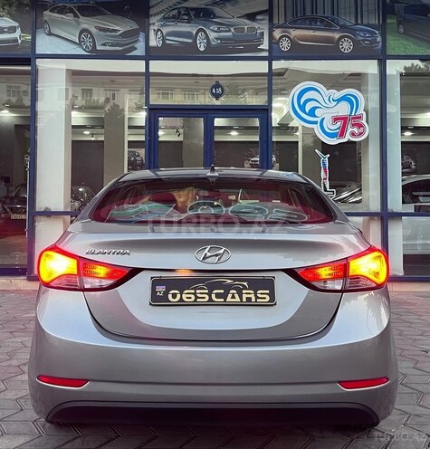 Hyundai Elantra 2015, 100,000 km - 1.8 л - Sumqayıt