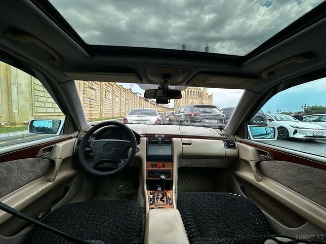 Mercedes E 240 1997, 441,395 km - 2.4 l - Bakı