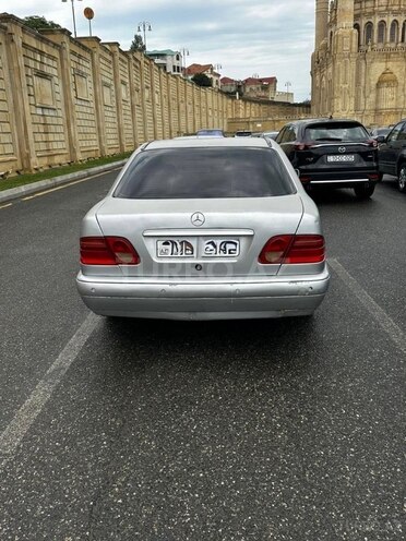 Mercedes E 240 1997, 441,395 km - 2.4 l - Bakı