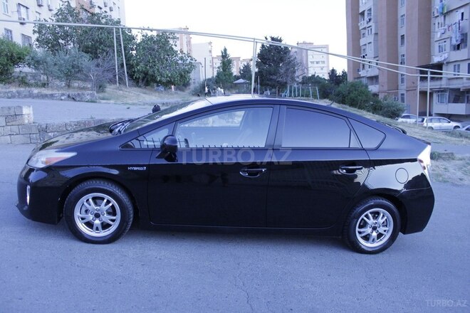 Toyota Prius 2015, 402,336 km - 1.8 l - Bakı