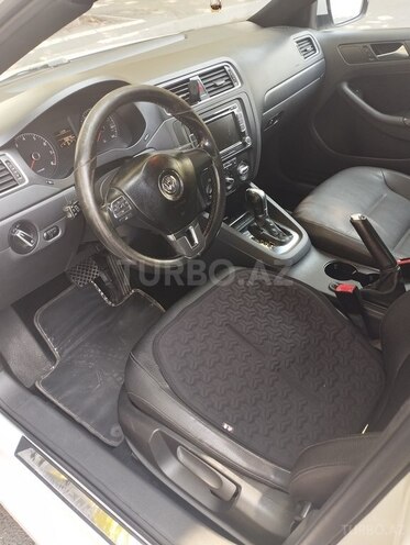 Volkswagen Jetta 2011, 241,529 km - 2.5 l - Mingəçevir