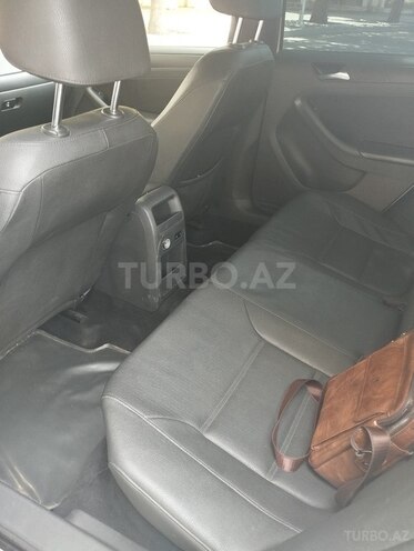 Volkswagen Jetta 2011, 241,529 km - 2.5 l - Mingəçevir