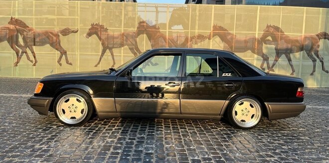Mercedes E 220 1995, 270,000 km - 2.2 l - Bakı