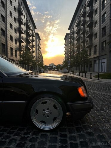 Mercedes E 220 1995, 270,000 km - 2.2 l - Bakı