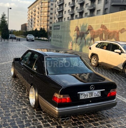 Mercedes E 220 1995, 270,000 km - 2.2 l - Bakı