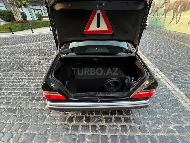 Mercedes E 220 1995, 270,000 km - 2.2 l - Bakı
