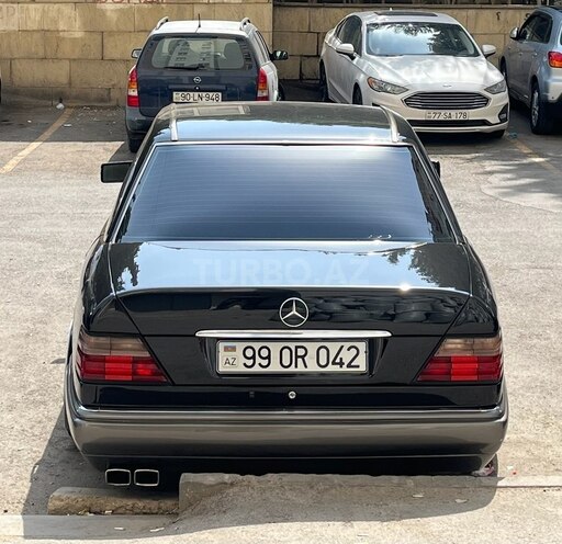 Mercedes E 220 1995, 270,000 km - 2.2 l - Bakı
