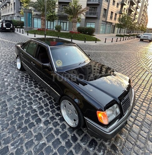 Mercedes E 220 1995, 270,000 km - 2.2 l - Bakı