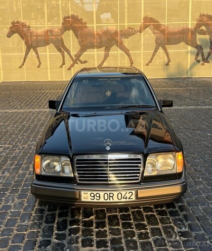 Mercedes E 220 1995, 270,000 km - 2.2 l - Bakı
