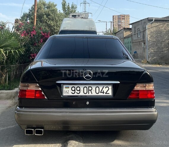 Mercedes E 220 1995, 270,000 km - 2.2 l - Bakı
