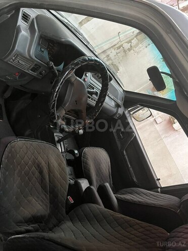 Mitsubishi Pajero 1995, 400,000 km - 2.8 l - Bakı