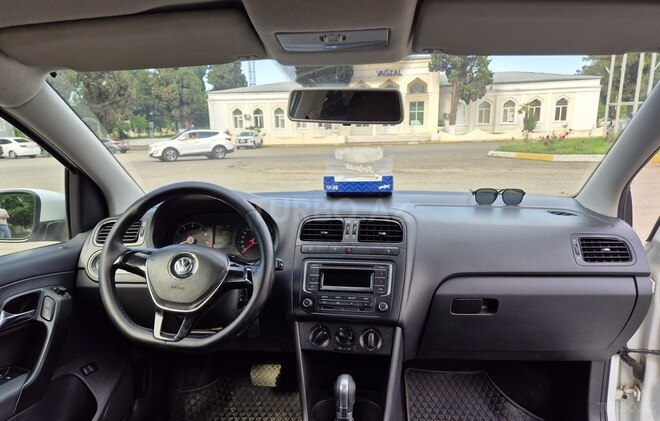 Volkswagen Polo 2015, 293,000 km - 1.6 л - Lənkəran
