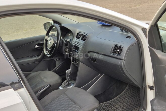Volkswagen Polo 2015, 293,000 km - 1.6 л - Lənkəran