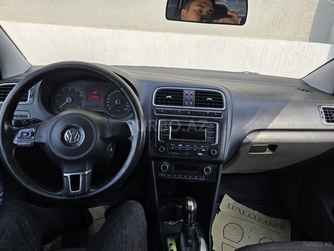 Volkswagen Polo 2014, 220,000 km - 1.6 l - Bakı