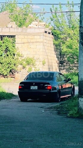 BMW 530 2001, 327,000 km - 3.0 l - Yevlax