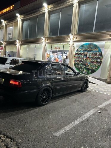 BMW 530 2001, 327,000 km - 3.0 l - Yevlax