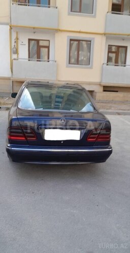 Mercedes E 220 d 2000, 526,500 km - 2.2 l - Sumqayıt