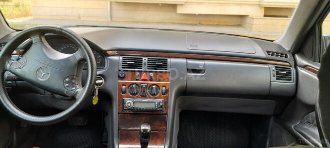 Mercedes E 220 d 2000, 526,500 km - 2.2 l - Sumqayıt