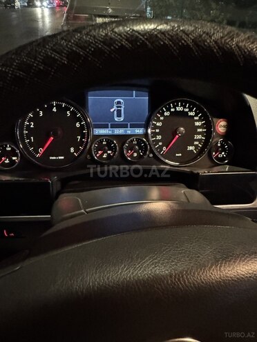 Volkswagen Touareg 2008, 218,000 km - 4.2 л - Bakı
