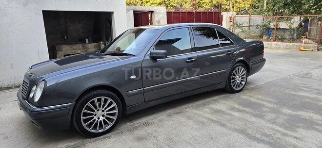 Mercedes E 230 1996, 513,410 km - 2.3 l - Masallı