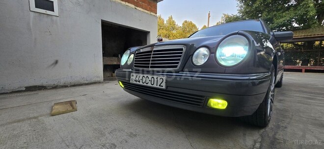 Mercedes E 230 1996, 513,410 km - 2.3 l - Masallı