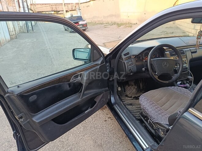 Mercedes E 240 1998, 430,000 km - 2.4 l - Gəncə