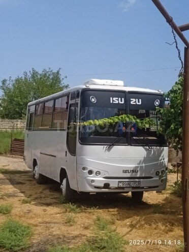 Isuzu Ecobus 1997, 1,000,000 km - 0.3 l - Salyan