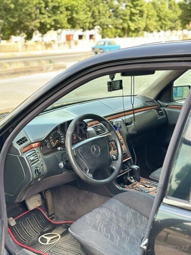 Mercedes E 240 1998, 370,000 km - 2.4 l - Cəlilabad